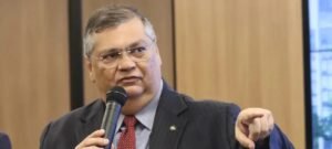 Flávio Dino aponta possibilidade de atos semelhantes aos de 8 de janeiro em vigília pró-Bolsonaro