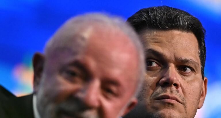 Advogado de Trump acusa Alcolumbre de barrar impeachment de Moraes e provoca Lula