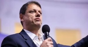 Tarcísio prevê união da direita e afirma que PT será derrotado