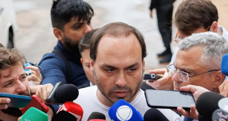 Carlos Bolsonaro divulga lista de doenças do ex-presidente após PGR apoiar prisão domiciliar para Augusto Heleno