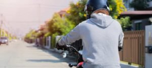 Isenção de IPVA para motos: entenda as novas regras de cilindrada, idade e benefícios especiais