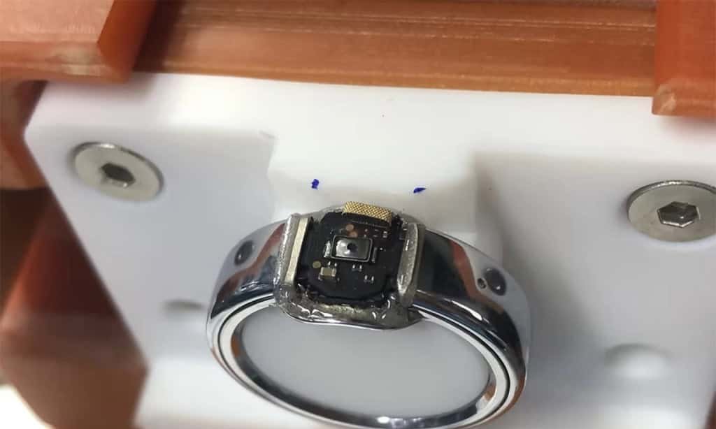 Pebble apresenta Index 01, anel inteligente que grava e organiza ideias com IA - Imagem do artigo original