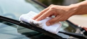 Limpeza caseira devolve eficiência às palhetas do para-brisa e evita troca prematura