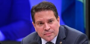 Confronto entre STF e Congresso se agrava com marco temporal, penas do 8/1 e caso Ramagem