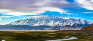 Núcleo de 105 m pode revelar por que geleiras do Tajiquistão crescem apesar do aquecimento global