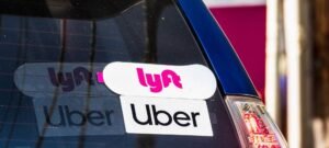 Baidu fecha parceria com Uber e Lyft para iniciar robotáxis em Londres em 2026