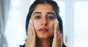 Dermatologistas explicam quanto e quando aplicar o protetor solar