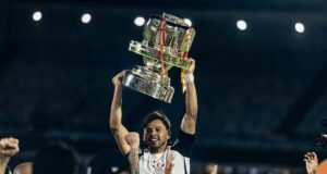 Angel Romero é ovacionado pela torcida corintiana antes do duelo contra a Ponte Preta