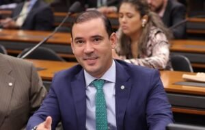 PSDB convida Vicentinho Júnior para disputar Governo do Tocantins e agita cenário político