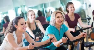 Bike indoor ganha espaço com promessa de rápida evolução física