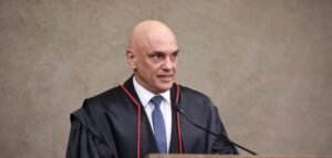 Moraes manda abrir inquérito sigiloso sobre possível vazamento de dados fiscais de ministros do STF