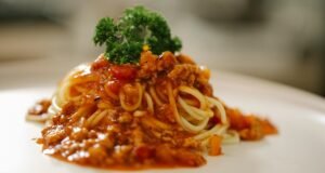 Chef Michelin Jack Croft ensina truque com leite para aprimorar o molho à bolonhesa