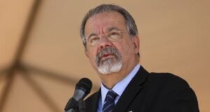 Ex-ministro Raul Jungmann morre aos 73 anos em Brasília