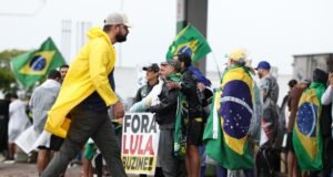 Nikolas Ferreira inicia quarto dia da “Caminhada da Liberdade” e segue de Cristalina para Luziânia