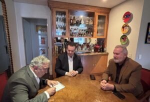 Filiação de Mauro Carlesse ao PSD põe fim a disputa com Laurez Moreira e reposiciona forças no Tocantins