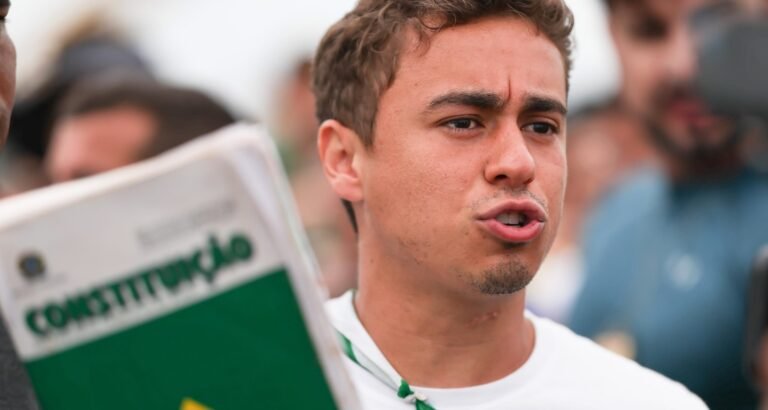Nikolas Ferreira afirma não ter lido mensagem de apoio enviada por Tarcísio de Freitas