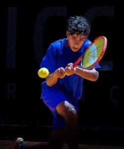 João Pedro Rosa fica em segundo na 3ª etapa do Circuito Centro-Oeste de Tênis em Goiânia