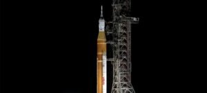 NASA antecipa ensaio de abastecimento do SLS para missão Artemis 2; transmissão ao vivo exibe foguete 24 horas