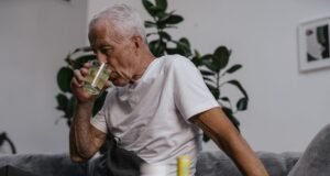 Dietas pobres em nutrientes e ricas em ultraprocessados podem enfraquecer os ossos, diz nutricionista