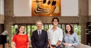 Embaixada da França comemora 50 anos em Brasília com visita guiada e coquetel