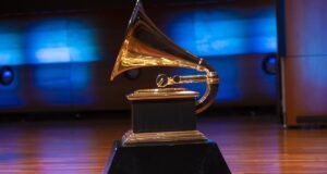 Grammy 2026: horário, transmissão no Brasil e indicações de Caetano Veloso e Maria Bethânia