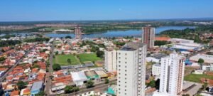 Jovem recebe nove anos de prisão por tentativa de homicídio com tijolo e apropriação de dinheiro de pensão em Araguaína