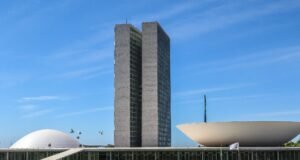 Congressistas articulam para frear investigações sobre o Banco Master