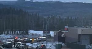 Polícia canadense identifica atiradora de massacre em escola e aponta histórico de transtornos mentais