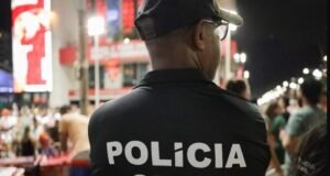 Mulher de 22 anos é atingida no olho durante troca de tiros no Carnaval de Salvador
