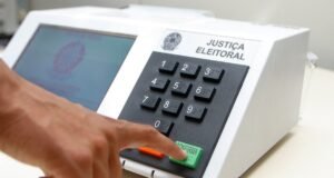 Quase metade dos brasileiros duvida da segurança das urnas eletrônicas, aponta Genial/Quaest