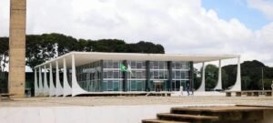 STF vê acessos ilegais na Receita Federal e autoriza cautelares após operação da PF