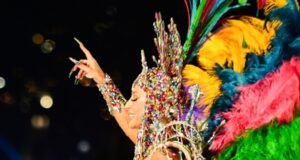 Sabrina Sato se emociona antes de entrar na Sapucaí e define Carnaval como “resistência”