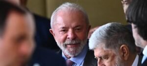 Lula desembarca na Índia com 10 ministros e 315 empresários para agenda focada em inteligência artificial