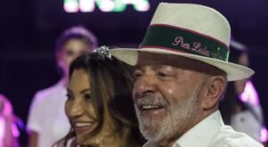 PT pede ao TSE retirada de vídeos e adesivos de opositores por suposta propaganda antecipada