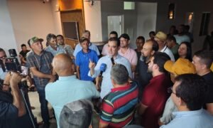 Vicentinho Júnior lança pré-candidatura ao governo do Tocantins em encontro reservado no Bico do Papagaio