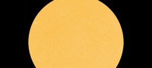 Sol completa dia inteiro sem manchas pela primeira vez desde 2022