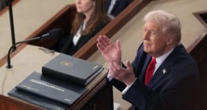 Trump pede ao Congresso lei que proíbe carteira de motorista para imigrantes sem documentos