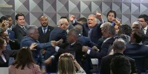 CPI do INSS aprova quebra de sigilos de Fábio Luís, filho do presidente Lula, em sessão tumultuada