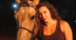 Atriz paulista que atuou nos bastidores de “Bridgerton” lança curta “DOMA” em São Paulo