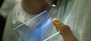 Microsoft apresenta armazenamento de dados em vidro com expectativa de durar 10 mil anos