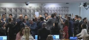 Alcolumbre mantém decisão sobre quebra de sigilo de Lulinha e provoca reação de governistas