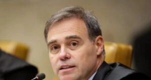 André Mendonça autoriza prisão de dono do Banco Master à distância, durante viagem à Alemanha