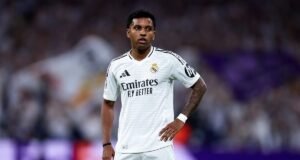 Rodrygo é operado no joelho direito após romper ligamento cruzado e menisco