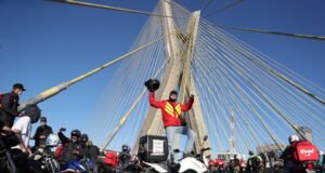 Câmara quer votar em abril regulamentação de entregadores de app; valor mínimo por corrida trava acordo