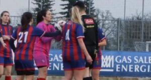 Atacante do Parma B erra pênalti de propósito em gesto de fair play na Itália