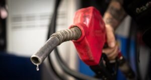 Diesel sobe 20,4% desde o início da guerra no Oriente Médio e chega a R$ 7,26, indica ANP