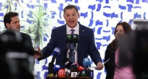 Líder do PL na Câmara cogita deixar posto após janela partidária