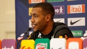 Rayan celebra primeira convocação para a Seleção, agradece torcida do Vasco e relembra apoio de Diniz