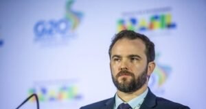 Dario Durigan assume Fazenda com foco na continuidade fiscal em ano eleitoral