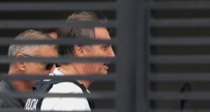 Bolsonaro inicia prisão domiciliar de 90 dias sob regras rígidas definidas pelo STF
